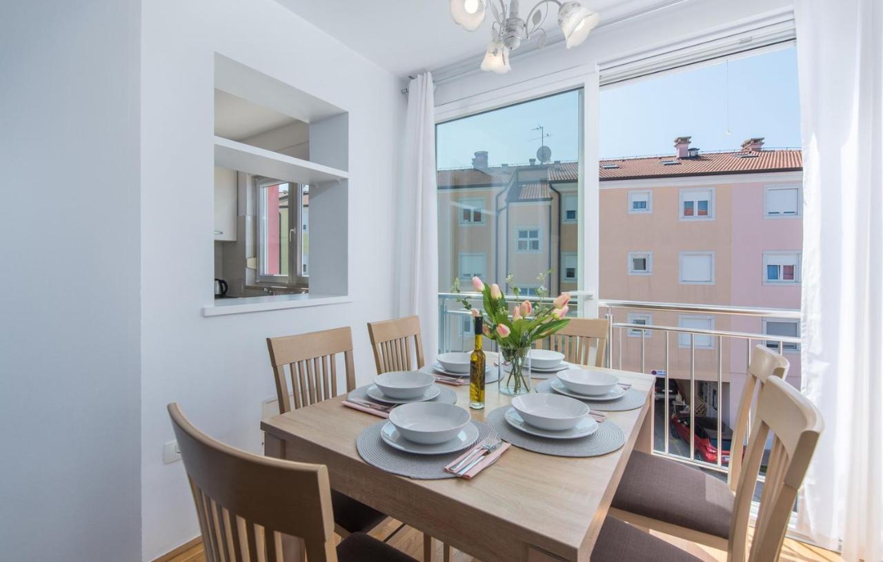 Apartment Melarnian Near The Beach In Umag Exterior foto