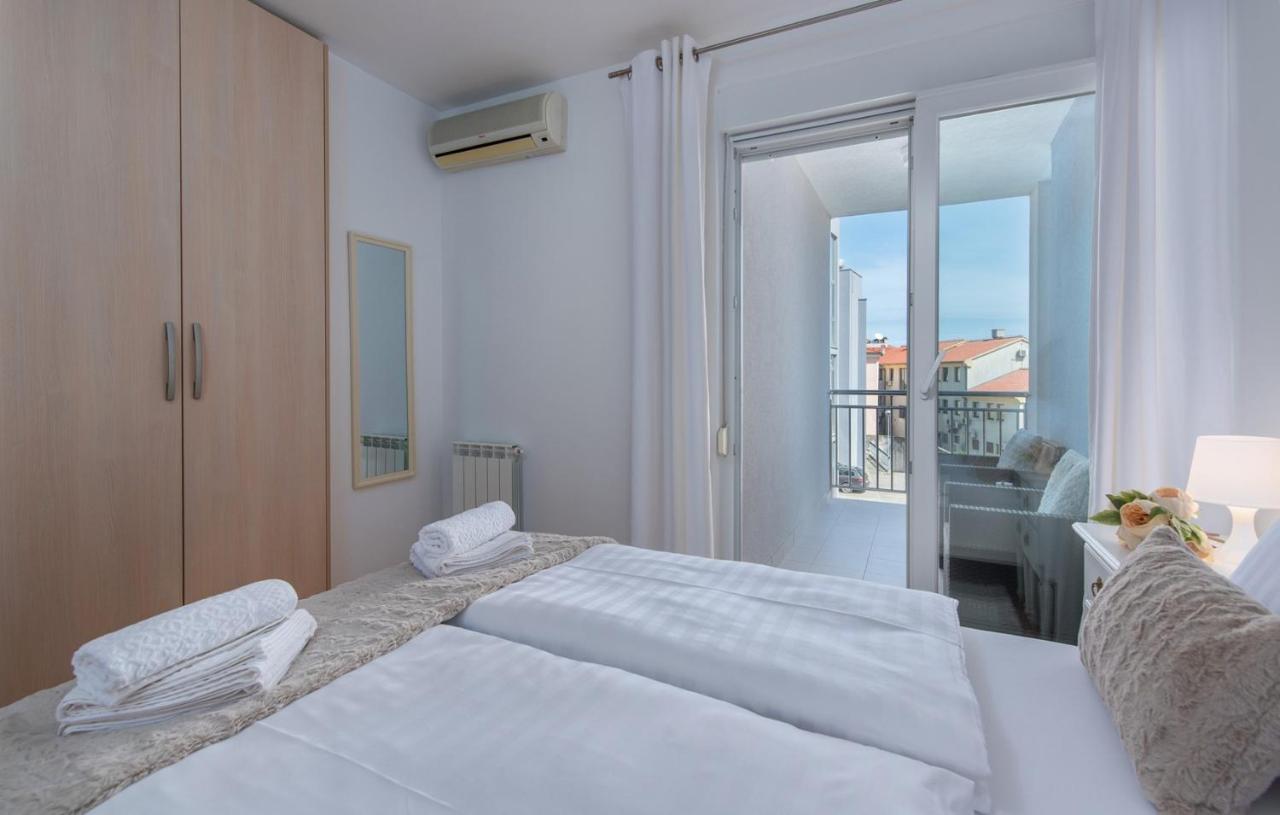 Apartment Melarnian Near The Beach In Umag Exterior foto